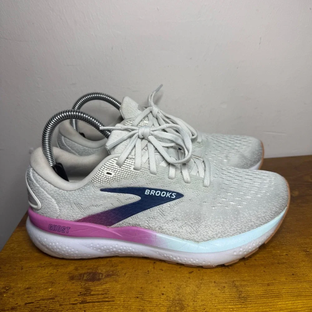 Brooks Ghost 16 Running Shoes Womens Size 7.5 Grey Pink 1204071B175